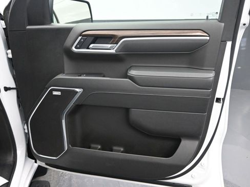 Used 2025 Chevrolet Silverado 1500 RST w/ Convenience Package II image 9