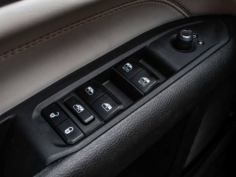 Used 2023 Jeep Compass Limited AWD/4WD image 10