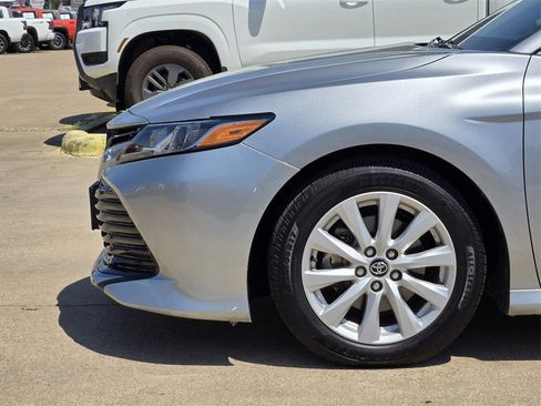 Used 2020 Toyota Camry LE image 6