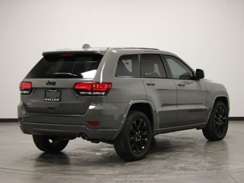 Used 2020 Jeep Grand Cherokee Altitude RWD image 8
