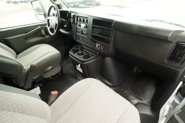 New 2026 GMC Savana 4500 w/ Power Convenience Package RWD image 28