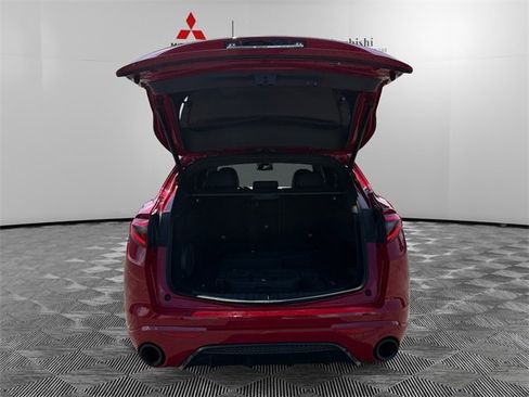 Used 2022 Alfa Romeo Stelvio Veloce image 9