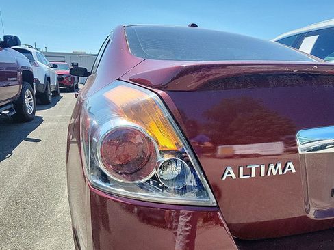 Used 2011 Nissan Altima 3.5 SR w/ 3.5SR Premium Pkg FWD image 8
