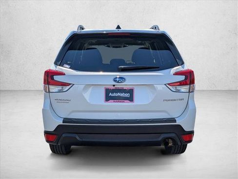 Used 2024 Subaru Forester Premium AWD/4WD image 7
