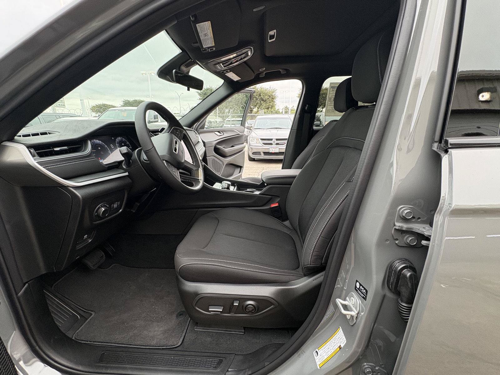 New 2027 Jeep Grand Cherokee Laredo X RWD image 13