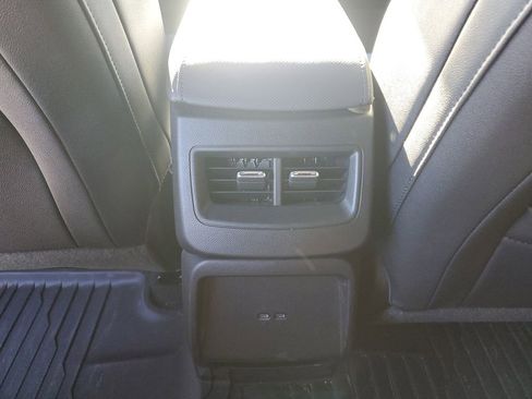 Used 2026 Chevrolet Equinox EV LT image 12