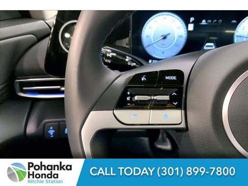 Used 2024 Hyundai Elantra Limited image 21