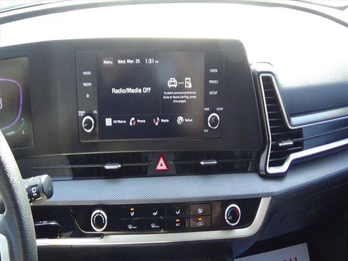 Used 2025 Kia Sportage LX image 23