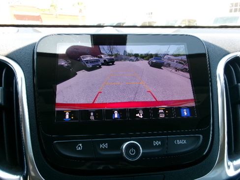 Used 2024 Chevrolet Equinox Premier image 28