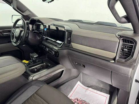 Used 2024 Chevrolet Silverado 1500 ZR2 w/ Technology Package image 12