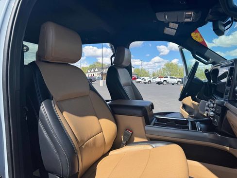 Used 2025 Ford F350 Lariat AWD/4WD image 36