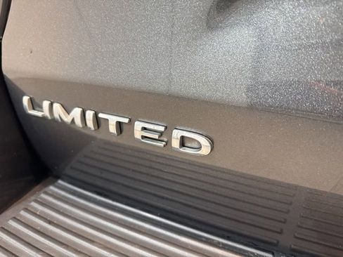 Used 2018 Ford Expedition Max Limited w/ Equipment Group 302A image 9