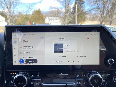 New 2026 Toyota Highlander Platinum image 9