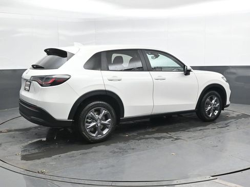 New 2026 Honda HR-V LX image 2