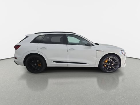 Used 2023 Audi e-tron Chronos w/ Chronos Package image 8