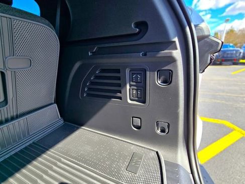 New 2026 Buick Enclave Preferred w/ Power Package AWD/4WD image 35