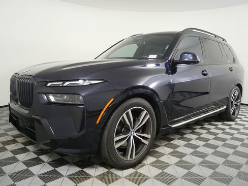 Certified 2023 BMW X7 xDrive40i w/ M Sport Package image 7