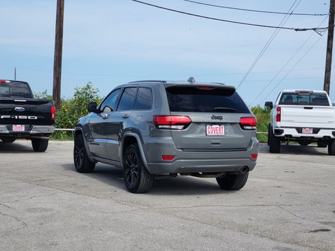 Used 2020 Jeep Grand Cherokee Altitude RWD image 5