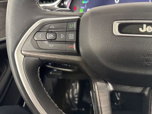 Used 2023 Jeep Grand Cherokee 4WD 4xe image 32