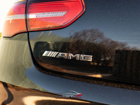 Used 2018 Mercedes-Benz GLE 43 AMG 4MATIC w/ Parking Assist Package image 48