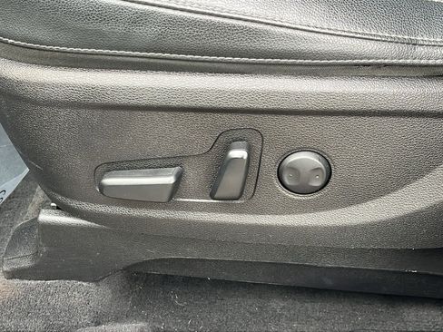 Used 2022 Kia Telluride EX w/ EX Premium Package image 28