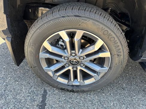 New 2025 Toyota 4Runner Limited AWD/4WD image 15