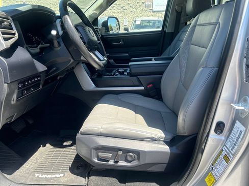 Used 2022 Toyota Tundra SR5 w/ Advanced Technology Package AWD/4WD image 9