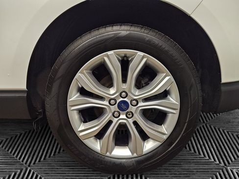 Used 2020 Ford Edge Titanium image 14