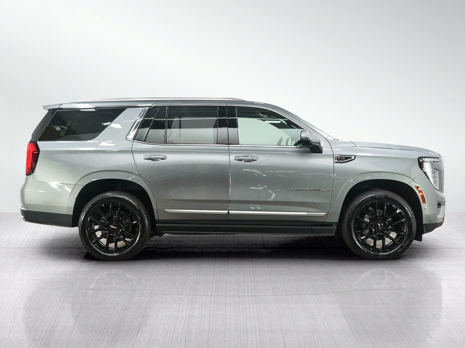 Used 2025 GMC Yukon Denali w/ Sun & Power Step Package AWD/4WD image 6
