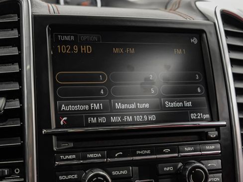 Used 2016 Porsche Cayenne GTS image 37