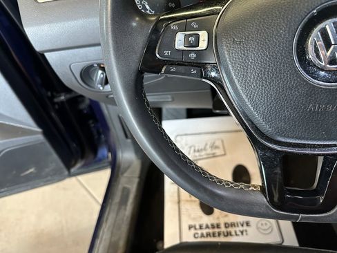 Used 2021 Volkswagen Tiguan SE AWD/4WD image 11