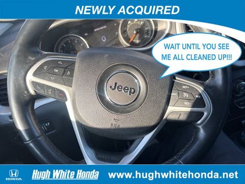 Used 2015 Jeep Cherokee Trailhawk image 6