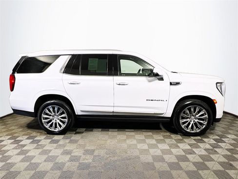 Used 2023 GMC Yukon Denali image 9