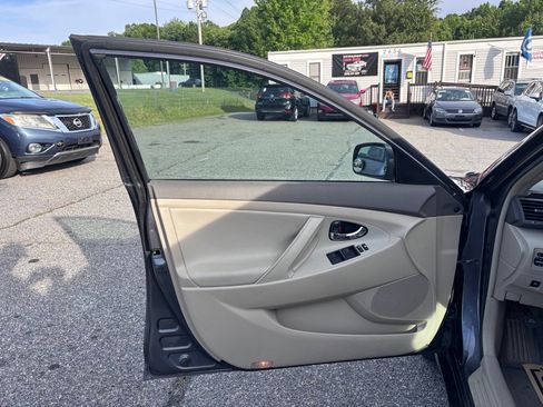 Used 2009 Toyota Camry Hybrid FWD image 9