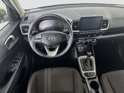 Used 2024 Hyundai Venue SEL FWD image 22