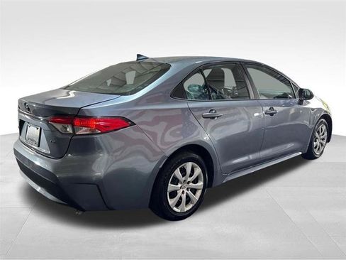 Used 2022 Toyota Corolla LE FWD image 5