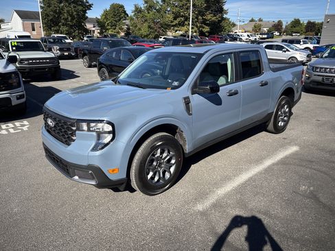 New 2025 Ford Maverick XLT w/ XLT Luxury Package image 8