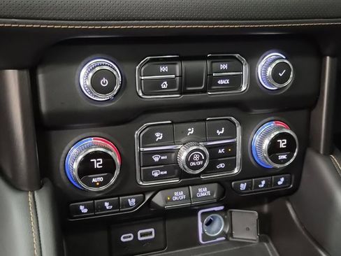 Used 2021 GMC Yukon XL AT4 w/ AT4 Premium Plus Package image 33