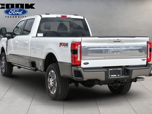 New 2026 Ford F350 King Ranch w/ FX4 Off-Road Package AWD/4WD image 4