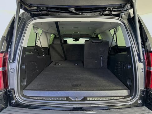 Used 2020 Chevrolet Suburban LT image 20