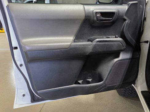 Used 2019 Toyota Tacoma SR w/ SX Package RWD image 13