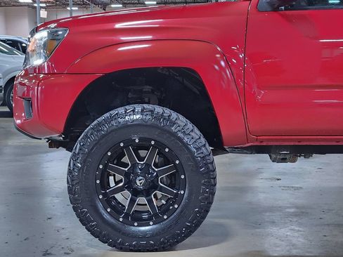 Used 2015 Toyota Tacoma 4x4 Double Cab w/ TRD Off-Road Package image 5