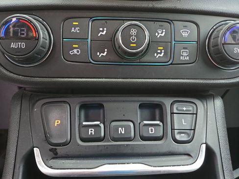 Used 2020 GMC Terrain SLE w/ Driver Convenience Package image 24