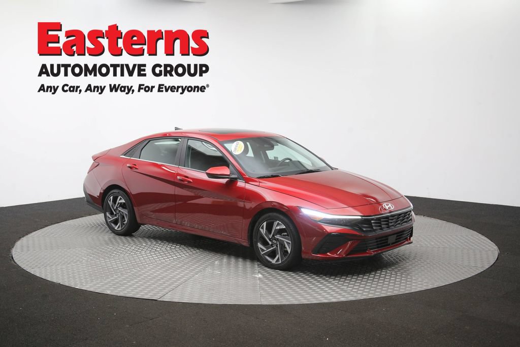 Used 2025 Hyundai Elantra SEL FWD image 51