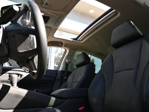 Used 2023 Honda Accord Touring image 13