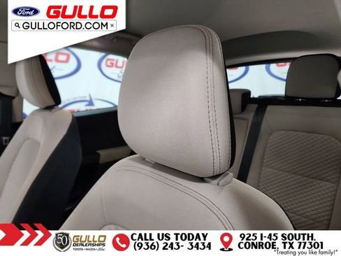 Used 2020 Ford Escape SE image 17