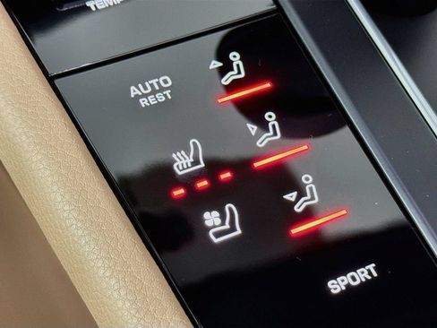Certified 2026 Porsche Macan AWD/4WD image 22