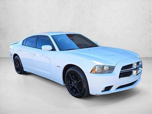 Used 2014 Dodge Charger R/T image 3