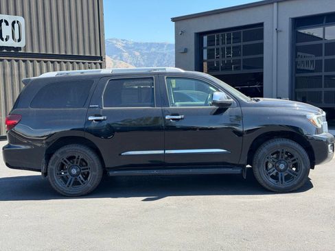 Used 2020 Toyota Sequoia Limited AWD/4WD image 3