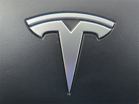 Used 2024 Tesla Model Y Long Range image 21